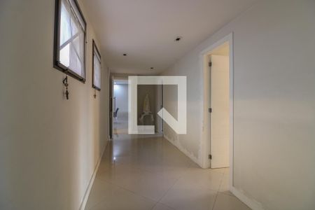Apartamento à venda com 260m², 3 quartos e 2 vagasCorredor