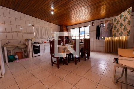 Casa à venda com 80m², 7 quartos e 1 vagaÁrea de Serviço