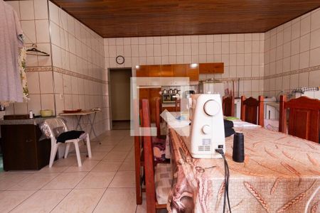 Casa à venda com 80m², 7 quartos e 1 vagaÁrea de Serviço