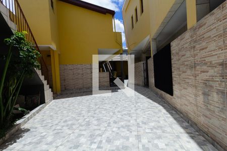 Casa à venda com 80m², 7 quartos e 1 vagaQuintal
