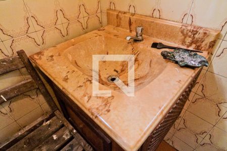 Casa à venda com 320m², 8 quartos e 3 vagasCasa 2 - banheiro