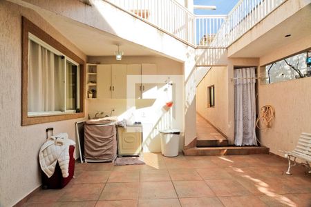 Casa à venda com 320m², 8 quartos e 3 vagasCasa 3 - área de serviço