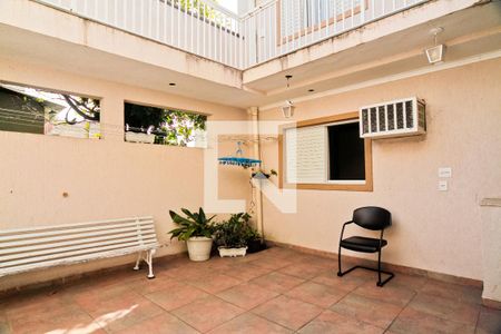 Casa à venda com 320m², 8 quartos e 3 vagasCasa 3 - área de serviço