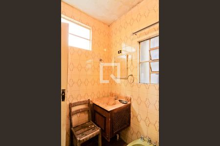 Casa à venda com 320m², 8 quartos e 3 vagasCasa 2 - banheiro