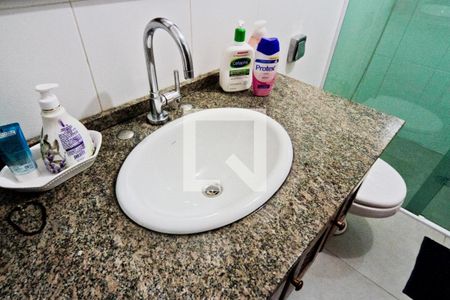 Casa à venda com 320m², 8 quartos e 3 vagasCasa 3 - banheiro