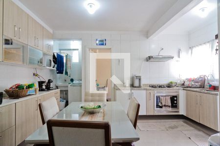 Casa à venda com 320m², 8 quartos e 3 vagasCasa 4 - cozinha