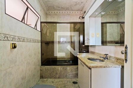 Casa à venda com 320m², 8 quartos e 3 vagasBanheiro