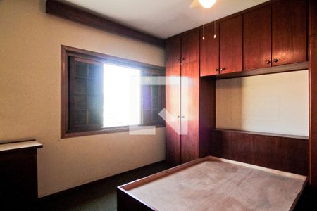 Casa à venda com 320m², 8 quartos e 3 vagasQuarto 2