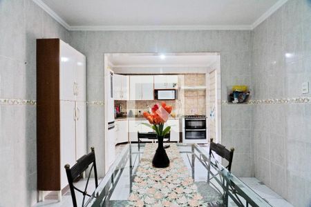 Casa à venda com 320m², 8 quartos e 3 vagasCasa 3 - cozinha