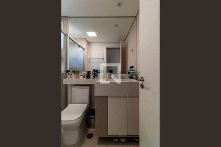 Apartamento à venda com 79m², 2 quartos e 1 vaga Apartamento à venda com 79m², 2 quartos e 1 vagaBanheiro da Suíte