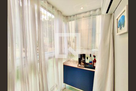 Sala de apartamento à venda com 2 quartos, 65m² em Lagoa, Rio de Janeiro