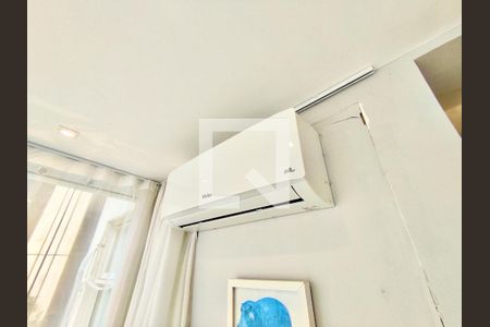 Sala de apartamento à venda com 2 quartos, 65m² em Lagoa, Rio de Janeiro