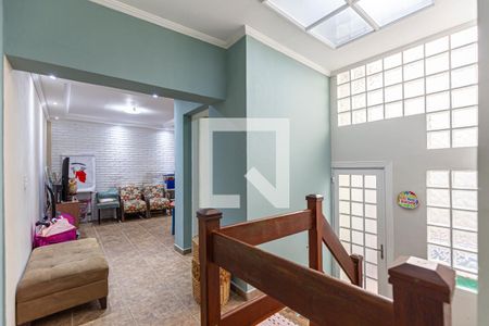 Casa à venda com 137m², 4 quartos e 2 vagasEscada Dormitórios