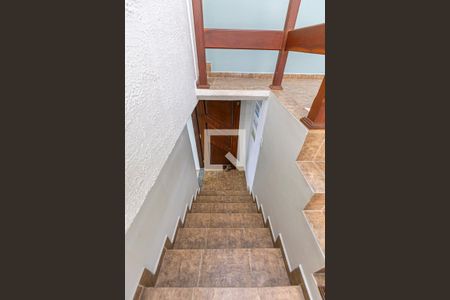 Casa à venda com 137m², 4 quartos e 2 vagasEscada Dormitórios