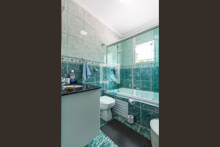 Casa à venda com 137m², 4 quartos e 2 vagasBanheiro da Suite