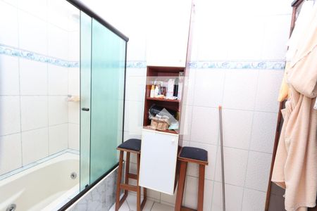Casa à venda com 300m², 3 quartos e 4 vagasBanheiro da Suíte 2