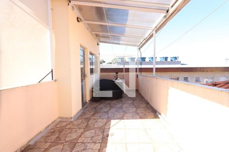Casa à venda com 300m², 3 quartos e 4 vagas Casa à venda com 300m², 3 quartos e 4 vagasVaranda