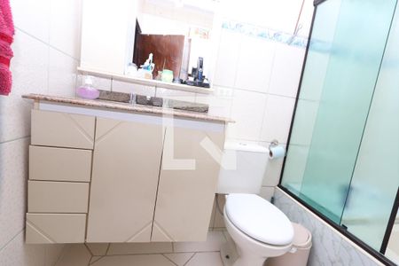 Casa à venda com 300m², 3 quartos e 4 vagasBanheiro da Suíte 2