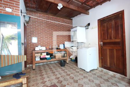 Casa à venda com 300m², 3 quartos e 4 vagas Casa à venda com 300m², 3 quartos e 4 vagasLavanderia