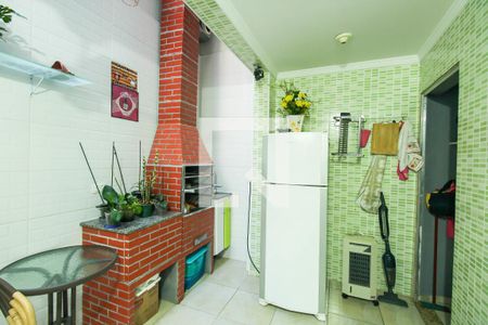 Casa à venda com 170m², 4 quartos e 2 vagas Casa à venda com 170m², 4 quartos e 2 vagasChurrasqueira