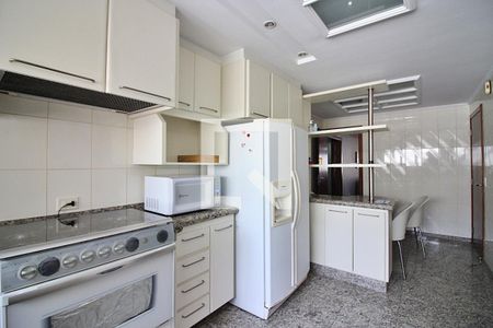 Apartamento à venda com 238m², 4 quartos e 4 vagasCozinha