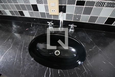 Apartamento à venda com 238m², 4 quartos e 4 vagasBanheiro da Suíte 1