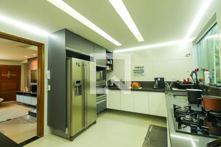 Casa de condomínio à venda com 190m², 3 quartos e 2 vagas Casa de condomínio à venda com 190m², 3 quartos e 2 vagasCozinha