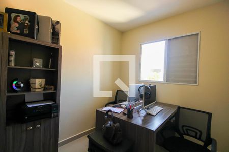 Casa de condomínio à venda com 190m², 3 quartos e 2 vagas Casa de condomínio à venda com 190m², 3 quartos e 2 vagasEscritório