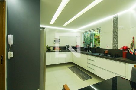 Casa de condomínio à venda com 190m², 3 quartos e 2 vagas