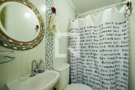 Casa de condomínio à venda com 190m², 3 quartos e 2 vagas Casa de condomínio à venda com 190m², 3 quartos e 2 vagasBanheiro da área gourmet