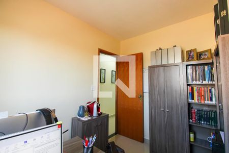 Casa de condomínio à venda com 190m², 3 quartos e 2 vagas Casa de condomínio à venda com 190m², 3 quartos e 2 vagasEscritório