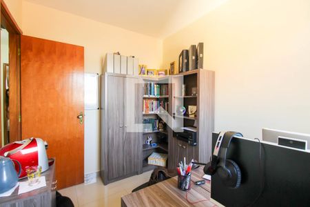 Casa de condomínio à venda com 190m², 3 quartos e 2 vagas Casa de condomínio à venda com 190m², 3 quartos e 2 vagasEscritório