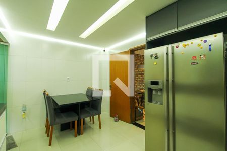 Casa de condomínio à venda com 190m², 3 quartos e 2 vagas Casa de condomínio à venda com 190m², 3 quartos e 2 vagasCozinha