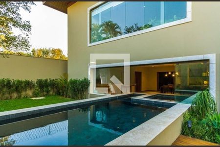 Casa à venda com 645m², 5 quartos e 3 vagas