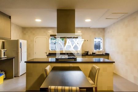 Casa à venda com 645m², 5 quartos e 3 vagas