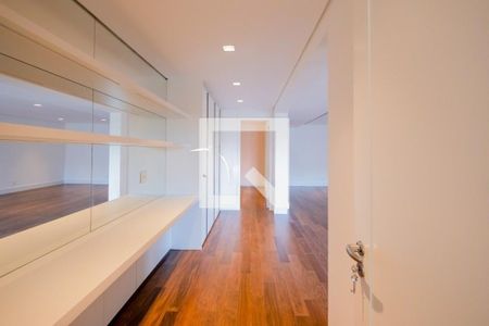 Apartamento à venda com 456m², 4 quartos e 5 vagas