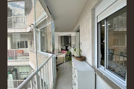 Apartamento à venda com 65m², 2 quartos e 1 vaga Apartamento à venda com 65m², 2 quartos e 1 vagaSala - varanda