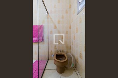 Casa à venda com 300m², 3 quartos e 3 vagas Casa à venda com 300m², 3 quartos e 3 vagasBanheiro Suíte