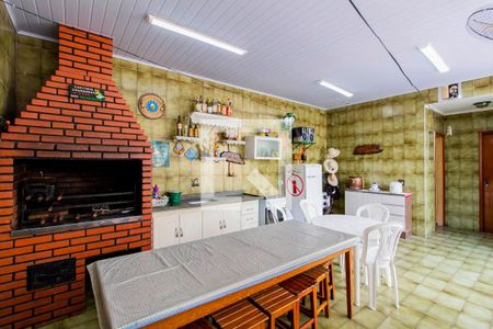 Casa à venda com 300m², 3 quartos e 3 vagas Casa à venda com 300m², 3 quartos e 3 vagasChurrasqueira