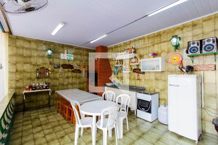 Casa à venda com 300m², 3 quartos e 3 vagas Casa à venda com 300m², 3 quartos e 3 vagasChurrasqueira