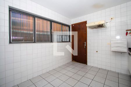 Casa à venda com 261m², 4 quartos e 4 vagasCozinha