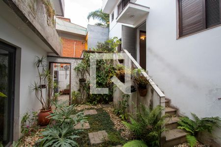 Casa à venda com 261m², 4 quartos e 4 vagasQuintal dos Fundos