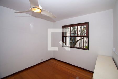 Casa à venda com 261m², 4 quartos e 4 vagasQuarto Suíte