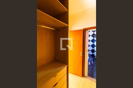 Apartamento à venda com 200m², 4 quartos e 1 vagaCloset