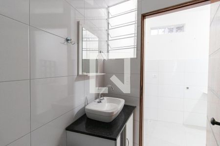 Banheiro de casa para alugar com 1 quarto, 40m² em Vila Maria Alta, São Paulo