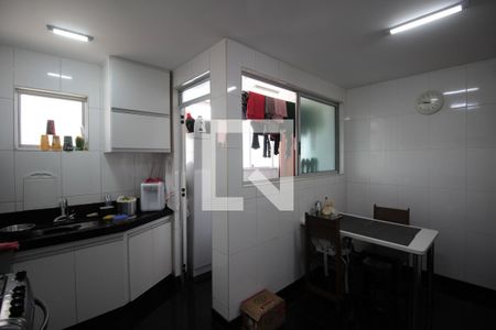 Apartamento à venda com 200m², 4 quartos e 3 vagasCozinha e Área de Serviço