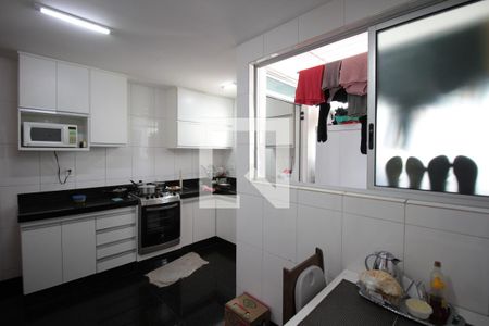 Apartamento à venda com 200m², 4 quartos e 3 vagasCozinha e Área de Serviço
