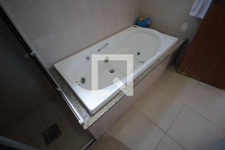 Apartamento à venda com 200m², 4 quartos e 3 vagasBanheiro da Suite