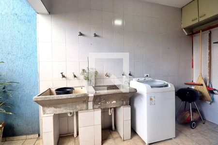 Casa à venda com 235m², 3 quartos e 4 vagasÁrea de Serviço