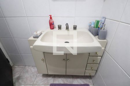 Casa à venda com 235m², 3 quartos e 4 vagasBanheiro 2